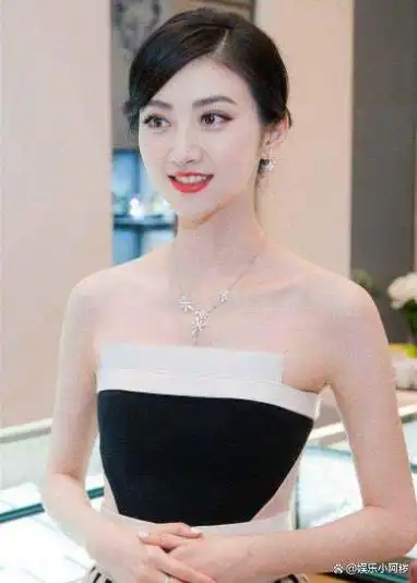 不用担忧资源,却"捧不红"的几位女明星,哪里差了点"火侯"?