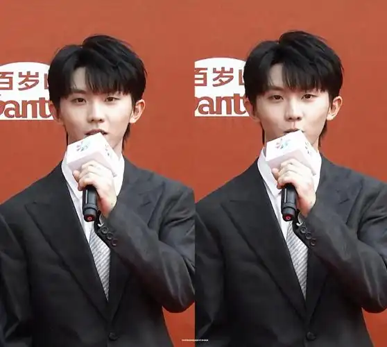 久违的西装红毯96@时代少年团队长-马嘉祺#马嘉祺抢话筒#/#马嘉祺