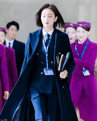 佟丽娅挑战冷艳机长美哭观众原生家庭却让人气到晕厥