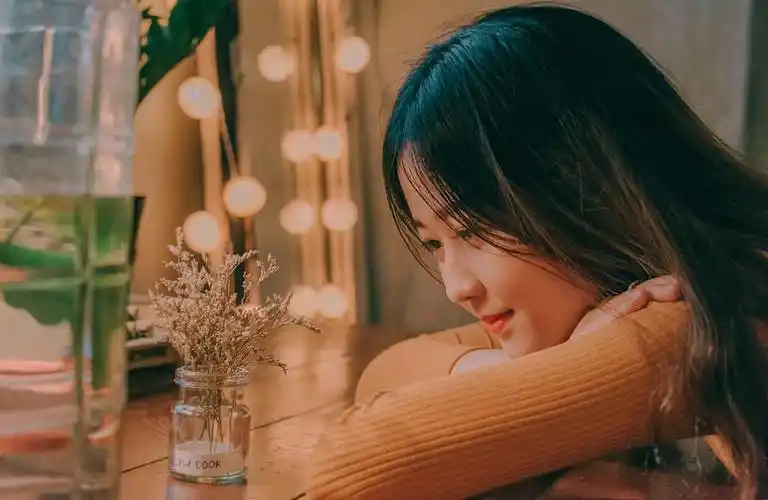 一个人安静的图片