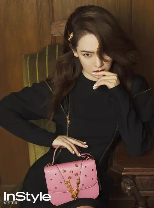 戚薇甜酷小黑裙写真图片44