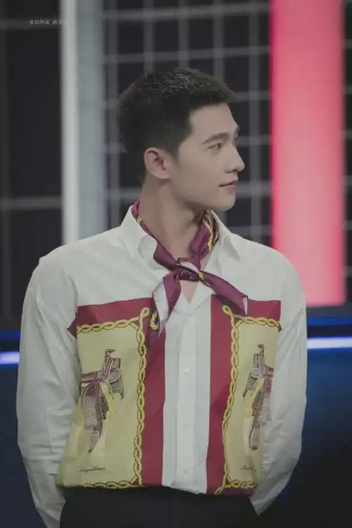 张艺兴扫黑番外寸头造型