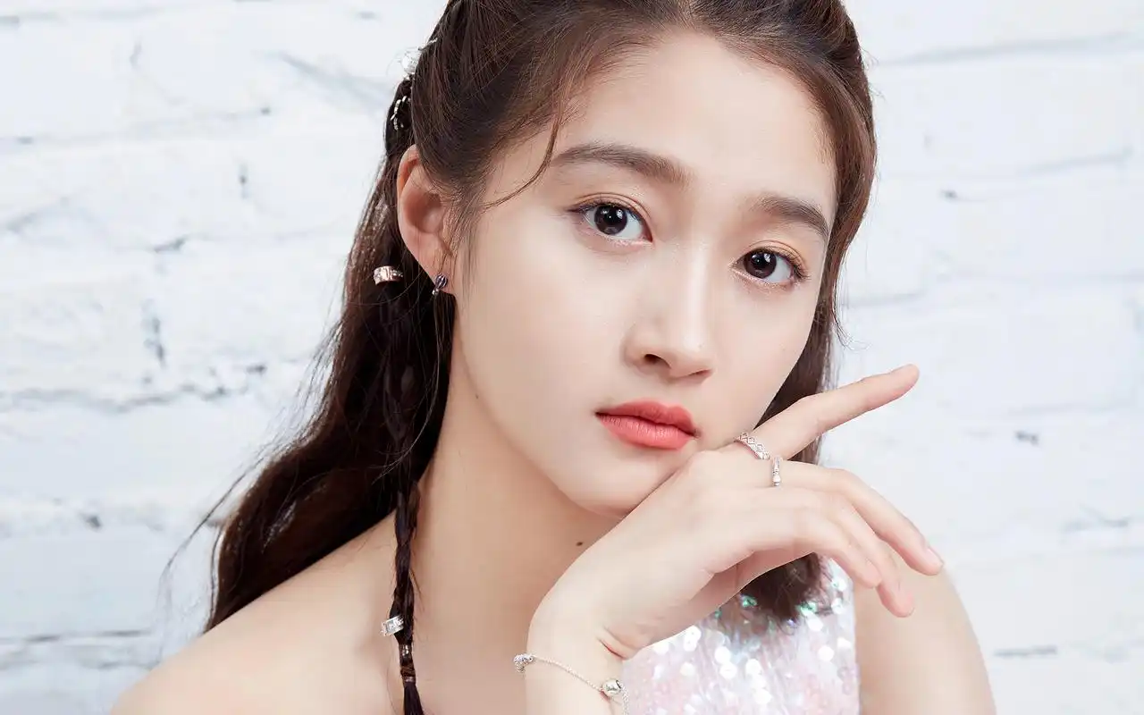 鹿晗关晓彤的爱情:到底谁高攀了谁?