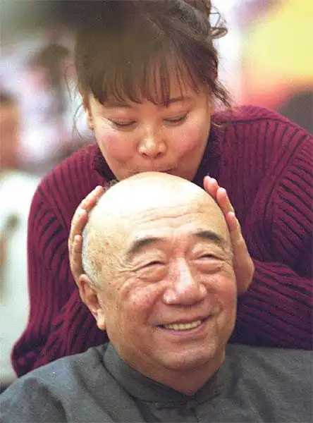 知名演员李丁生平经历知名演员李丁与妻子的爱情故事