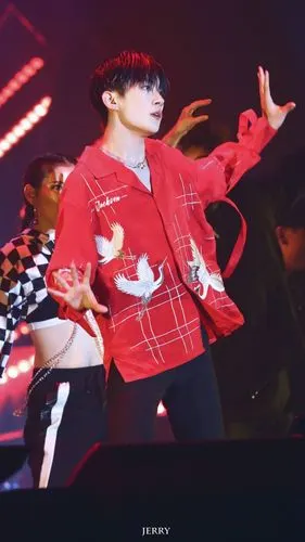 易烊千玺 #tfboys 十八岁生日会 舞蹈游离之间 高清 帅气