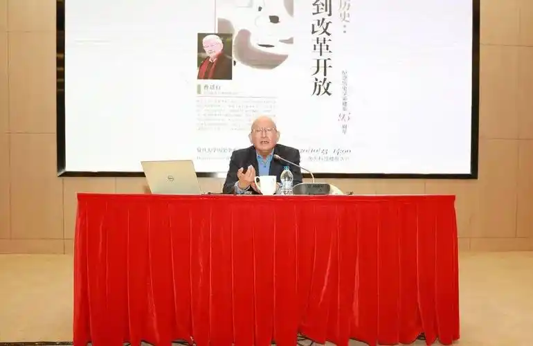 主讲人简介:曹景行,资深媒体人,新闻评论员.复旦大学历史学系毕业.