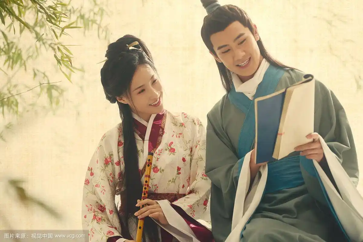 古装情侣