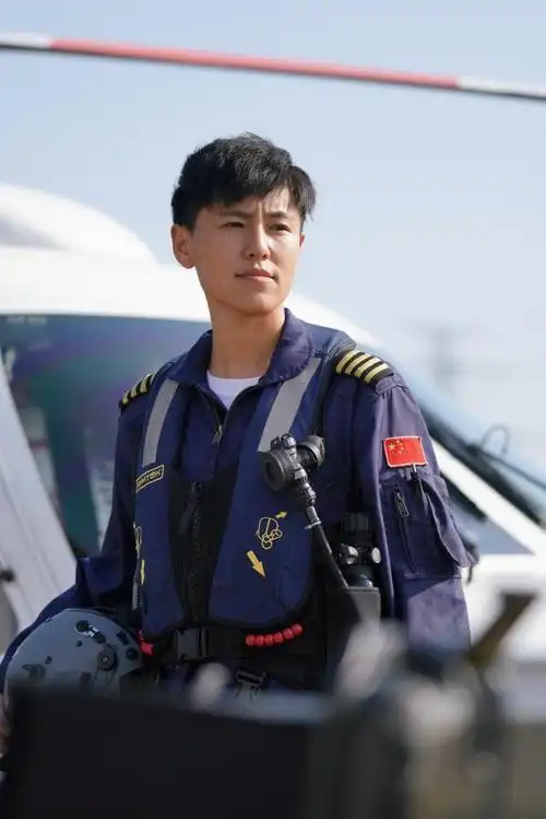 茫茫大海上,开直升机救人于危难之中——专访"中国最帅女机长"宋寅