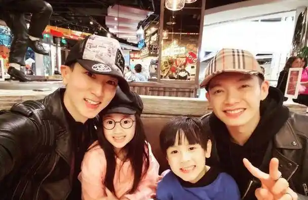 岁吴尊,37岁的张韶涵,这是多少人的童年回忆啊……_印象_男女_小时候