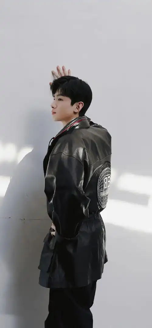 精选男明星壁纸合集|秦霄贤|白敬亭|胡歌|车银优|陈立农