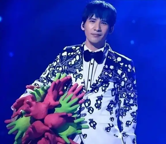 回顾"娱圈清醒"大张伟:和兄弟五五分账,拒绝黄小蕾专宠胖老婆