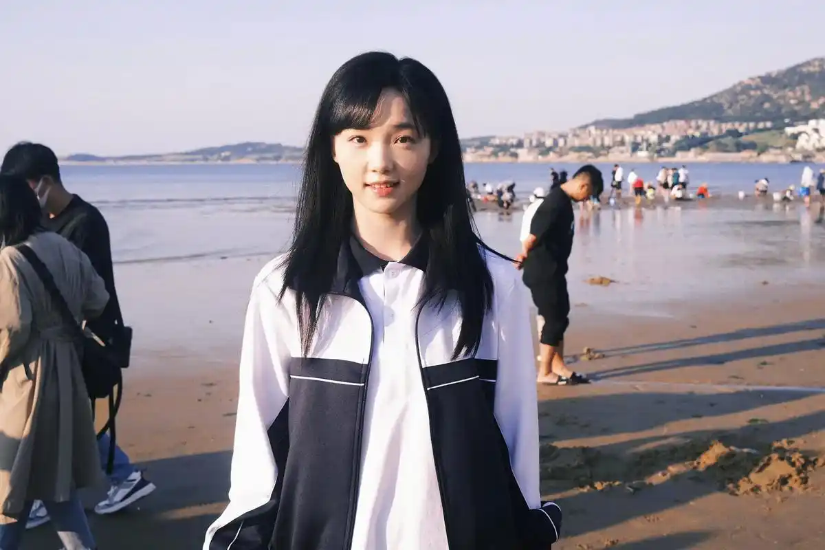 任凭爱意疯长#吕小雨 #抖音发照片会自己卡拍了  - 抖音