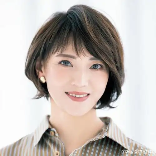 越短越洋气减龄,这8款"迷人短"发型,适合40-50岁的女人参考
