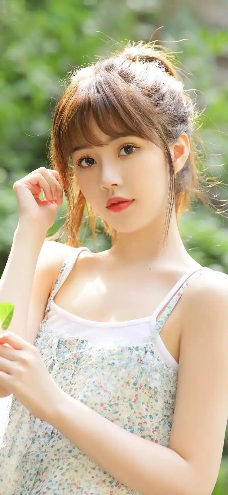 送你一张壁纸 #美女 #好看的小姐姐 #神仙颜值 - 抖音