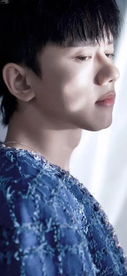 张杰超话#张杰未live巡回演唱会#【壁纸12p】何止一瞬间的怦然心动说