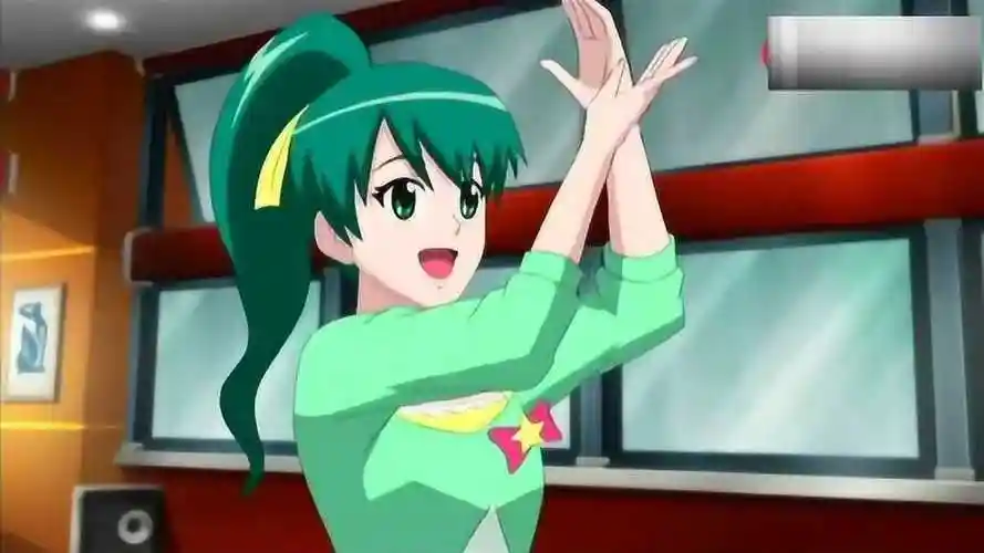 巴啦啦小魔仙:贝贝唱歌太好听了,舞蹈好看,老师邀请她参加歌舞团