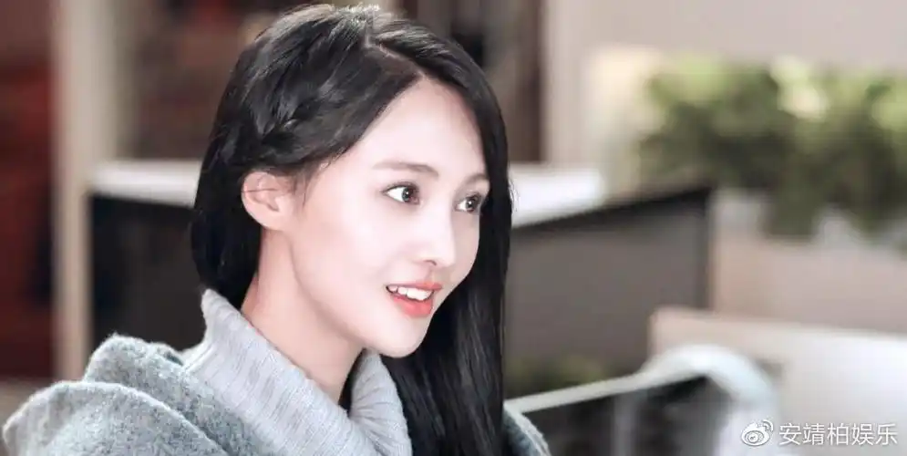 郑爽挂黑站依旧运行粉丝每日打卡相互鼓励怼官媒讨说法挺郑爽