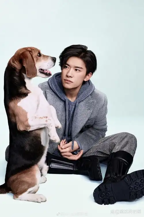 易烊千玺米兰时装周行程#大佬出街啦 期待易烊千玺米兰时装周 ea全球