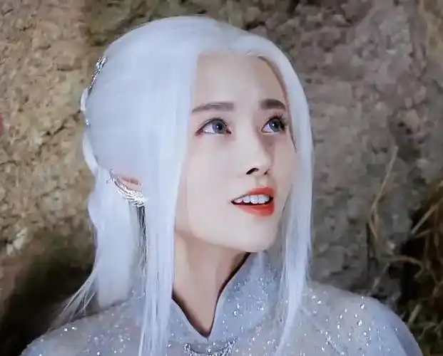 白发疼痛文学这6位清冷孤傲仙气飘飘白发的破碎感太绝了