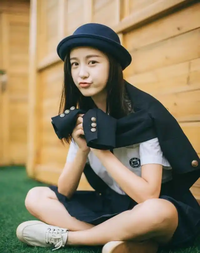 嘟嘴卖萌的妹子都是最可爱的