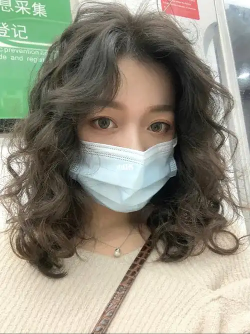 7878中短发烫发 显脸小发型 圆脸发型 减龄发型 蛋卷头