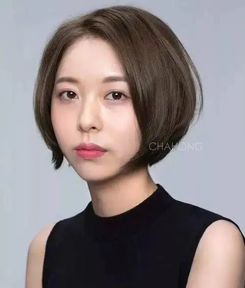 "导读:适合职场女生的短发发型推荐,干练利落凸显女性魅力,头发短又甜