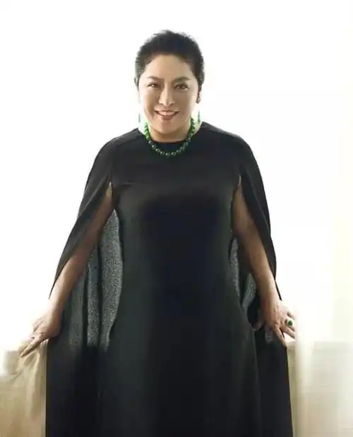 向太陈岚才是富贵人家,戴蝴蝶钻戒很豪气了,又自爆要买地盖房!