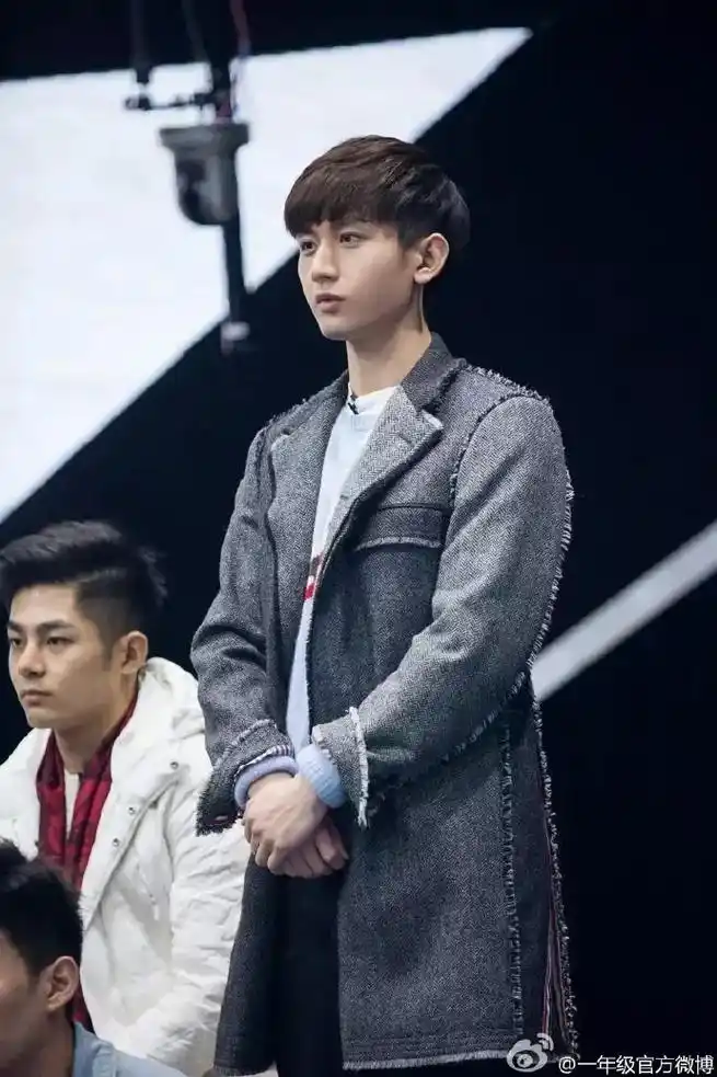 成毅旧照.我愿做一条rna,即使单链也能拥有you.#向全世 - 抖音