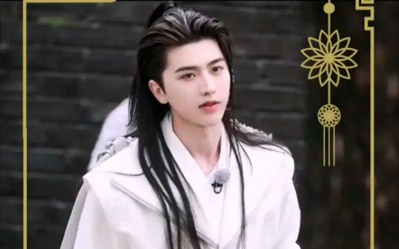 【蔡徐坤】是古装翩翩公子呐.跑男路透.