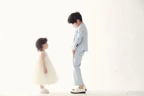 《欢乐颂》小包总现实中的女儿这么可爱,儿女双全颜值都在线!