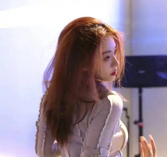 完美身材的诱惑!喻言如艺术品般的凹凸曲线令人倾倒!