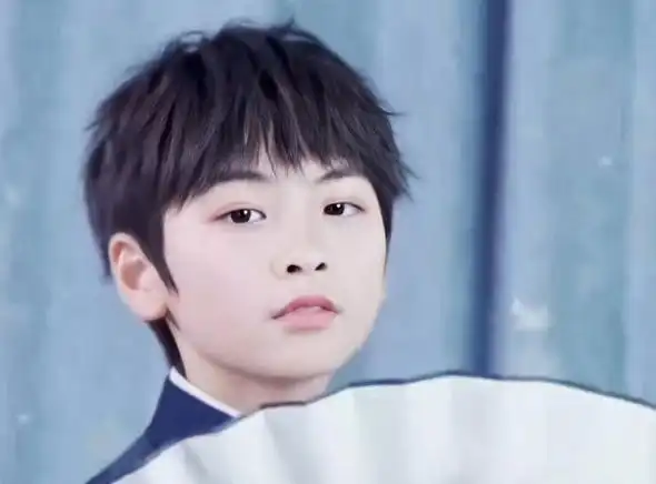 小学校草萌化人心,中学校草青春阳光,看到大学校草:缺女朋友吗