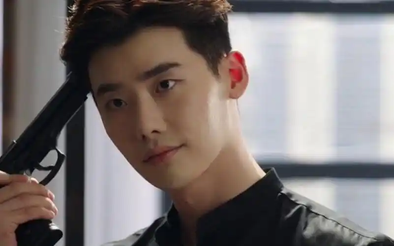 【李钟硕 丨 w两个世界】当二硕变成姜哲时.又帅又撩 !