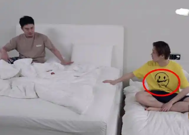 鹿晗只顾打麻将忘把关晓彤衣服收起来彻底不隐瞒同吃同睡的事实