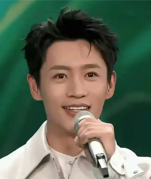 胡先煦郝富申谈过?董璇再婚被搅黄?魏晨绝世好男人是人设?王骁被骂?