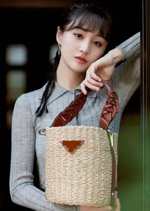 郑爽麻花辫图片最新:郑爽麻花辫真好看