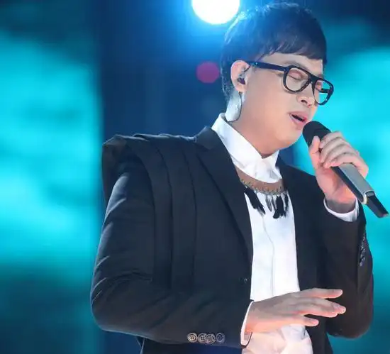 【图】金润吉中国好声音兰花指欣赏 献唱新专辑歌曲曲调唯美