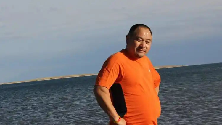 【绝对u熊】憨厚熊中 - 兄弟情深 - 等待的人就这样等爱一生