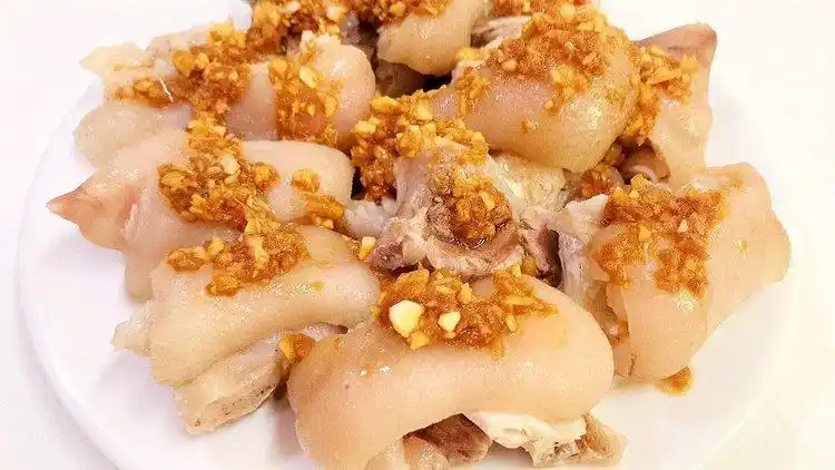 沙姜猪手的正宗做法,q弹爽口不油腻,教你捆猪手的好方法有决窃