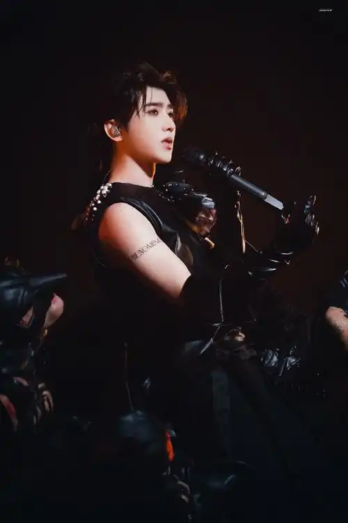 纹身贴好酷呀!哥哥的手臂我喜欢#蔡徐坤