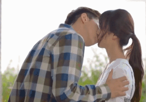 看完刘昊然和谭松韵的激吻天呐95后的技术都这么娴熟了