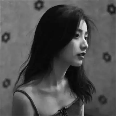 女生超拽霸气冷酷头像看着比较酷的尤其抽烟的一张