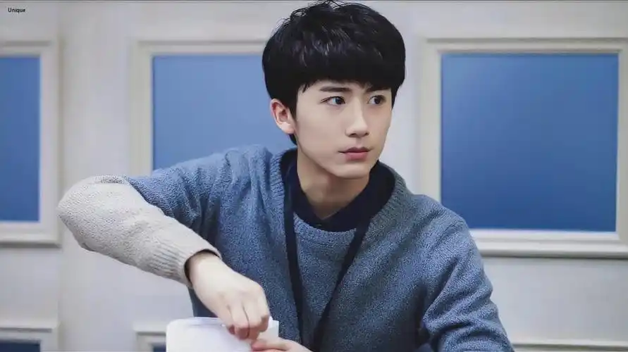 棋魂里俞亮郝富申的穿搭