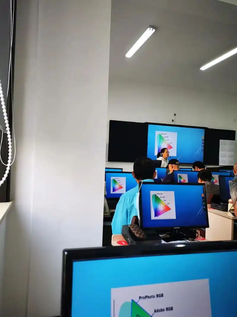 电脑图片制作课程太难懂了,理论知识太多,这学期学完不学了#课 - 抖音