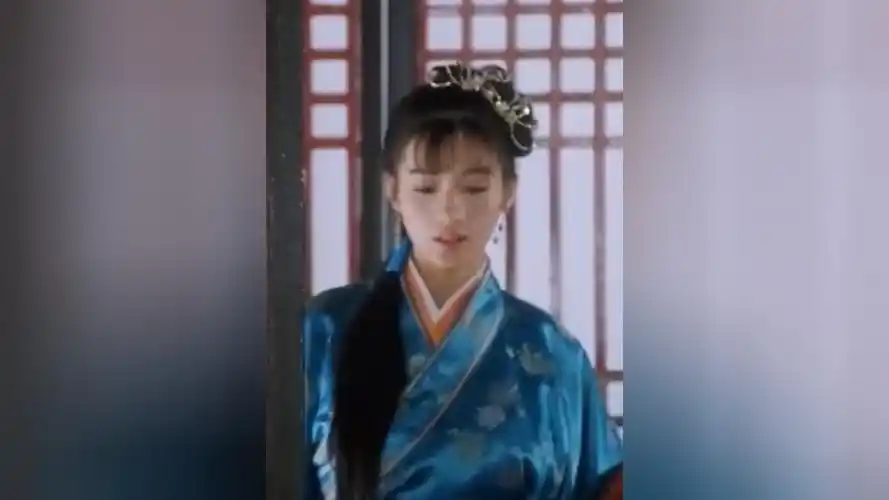 《唐伯虎点秋香》冬香扮演者被老公当街狂踹,经纪人:已互相道歉