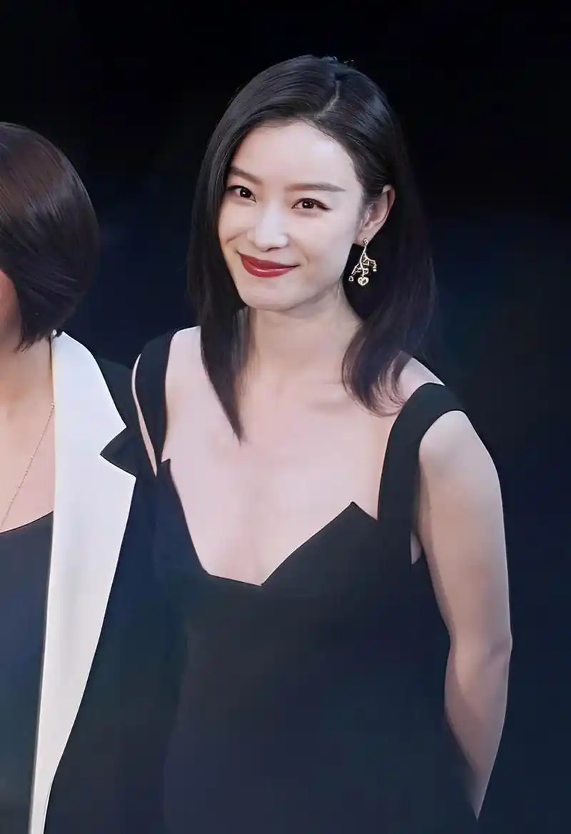 倪妮是如此美丽.