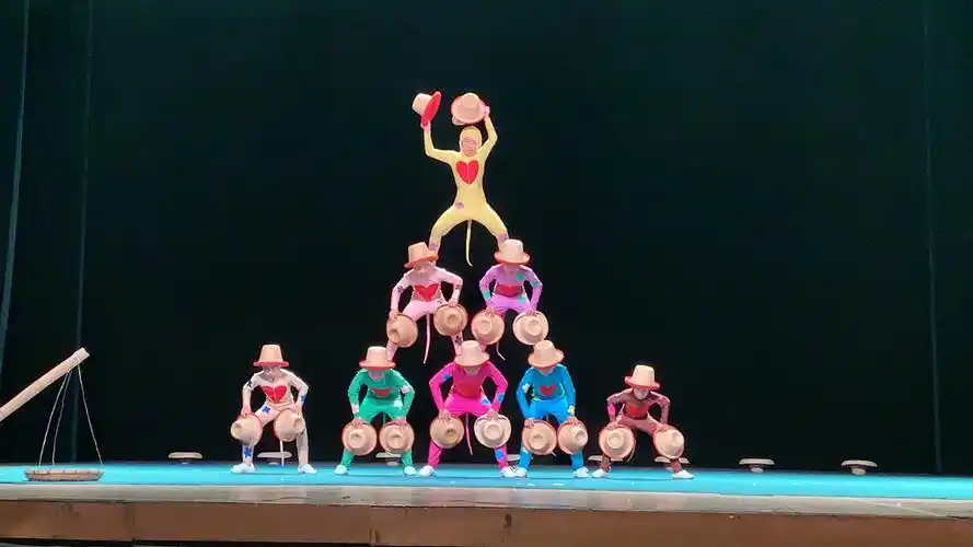 运河实验幼儿园——携手「聊城杂技团」表演圆满成功.