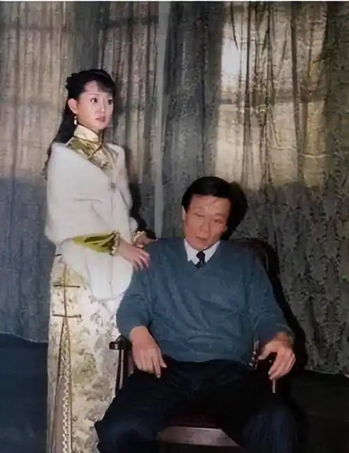 寇世勋:一妻一妾楼上楼下住,平安无事生活27年,晚年我后悔了_崔瑶琪