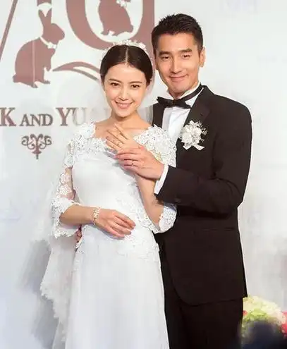 高圆圆发文支持老公赵又廷新剧开启二刷