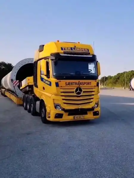 奔驰阿克托斯,就问你帅不帅-度小视